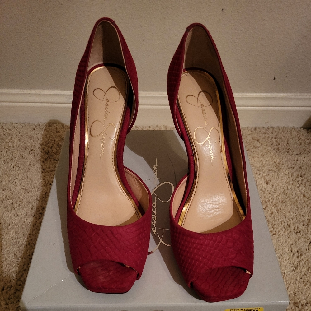 Fushia peep toe pump size 7